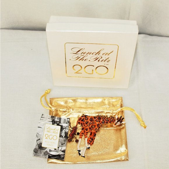 Vintage Lunch At The Ritz To Go Glass and Enamel Articulated Giraffe Brooch - Picture 2 of 6